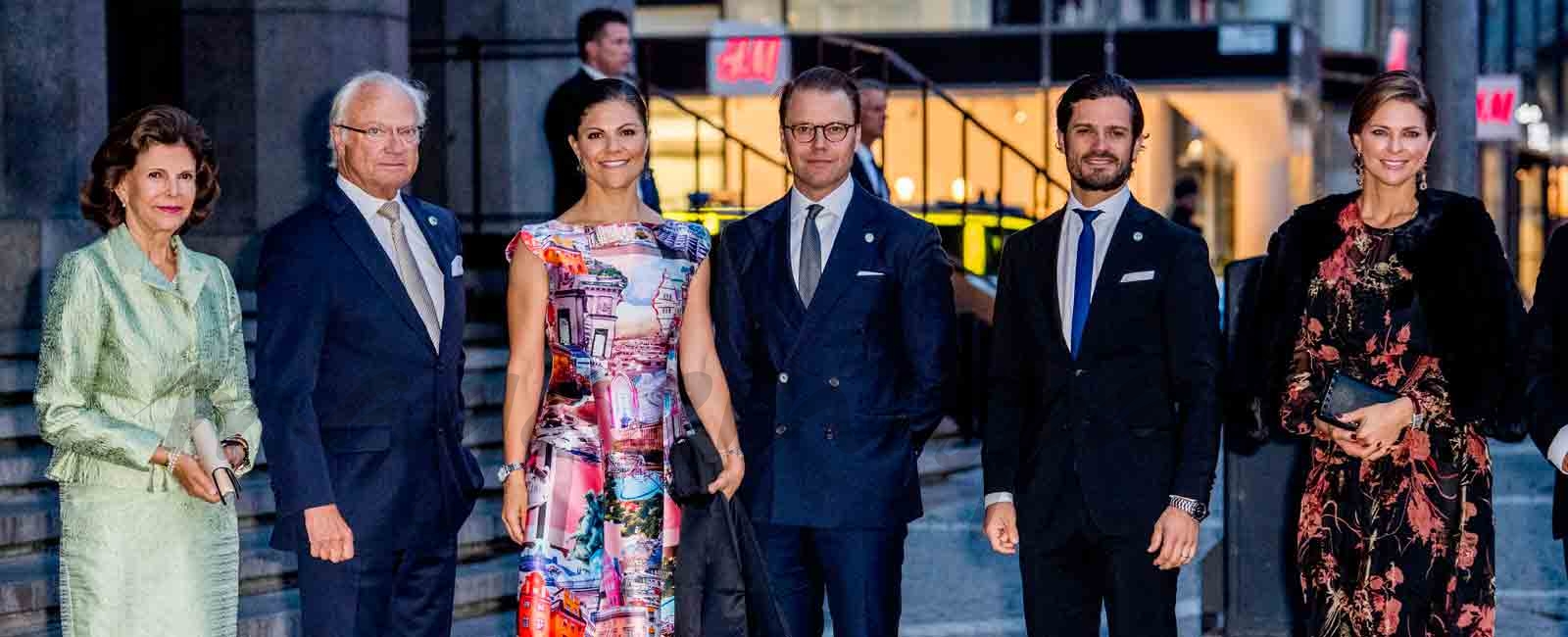 La Familia Real de Suecia, de concierto con motivo de la apertura del Parlamento
