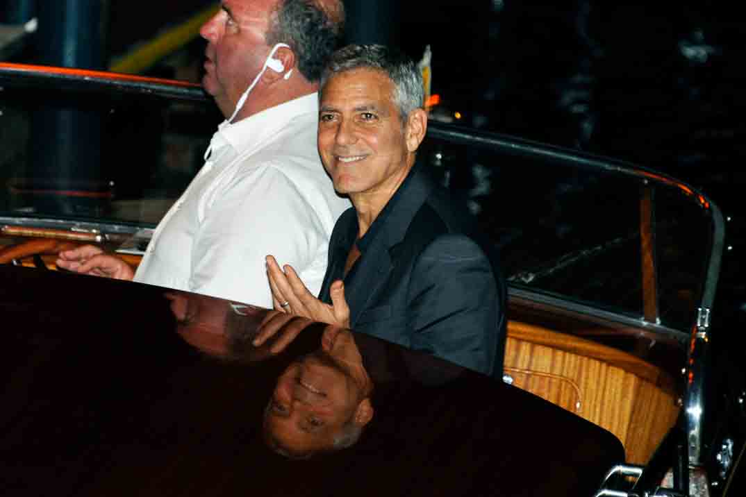 george y amal clooney romantica llegada al festival de venecia