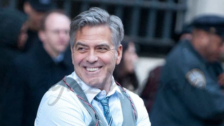 El actor George Clooney regresa al trabajo, entre explosivos