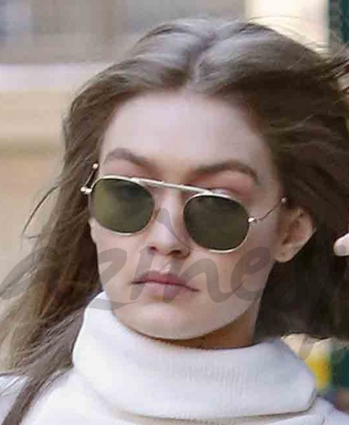 Gigi Hadid apuesta por el blanco