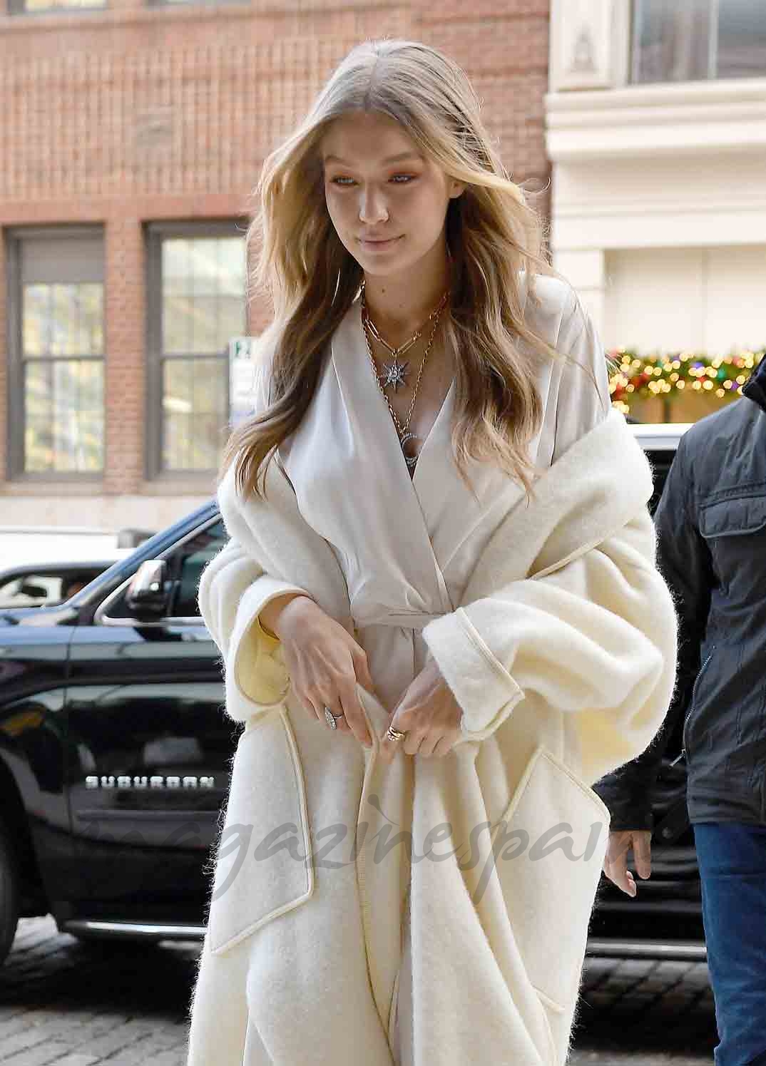 gigi hadid blanco impoluto