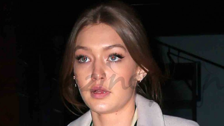 Gigi Hadid apuesta por el pijama