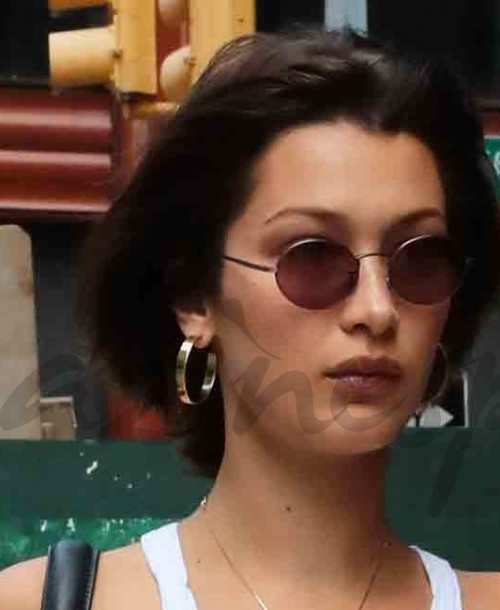Bella Hadid fiel seguidora de la tendencia «braless»