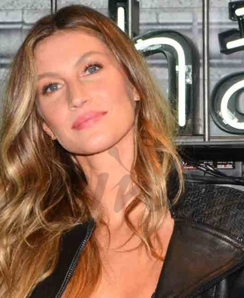 Gisele Bündchen, espectacular con un LBD