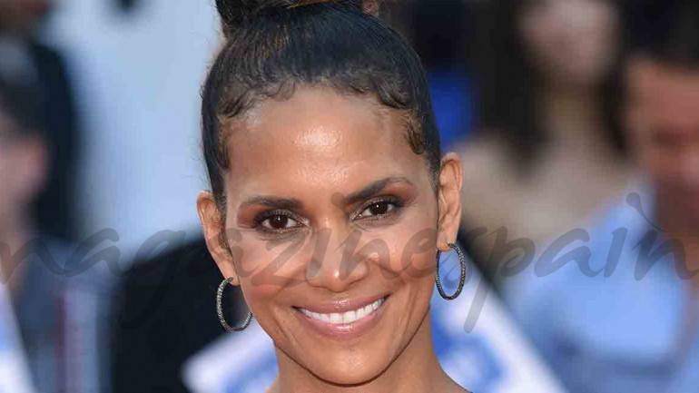 Halle Berry, impresionante con un escote de vértigo