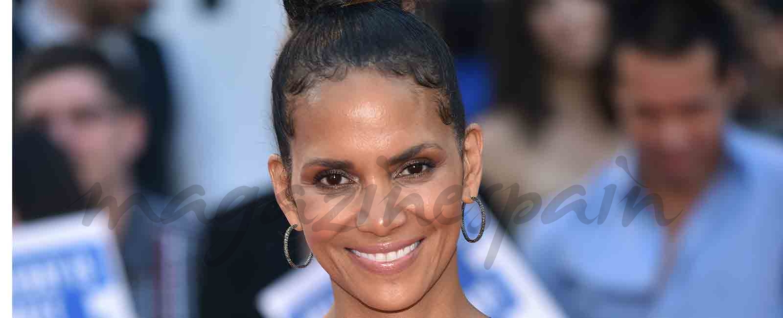 Halle Berry, impresionante con un escote de vértigo