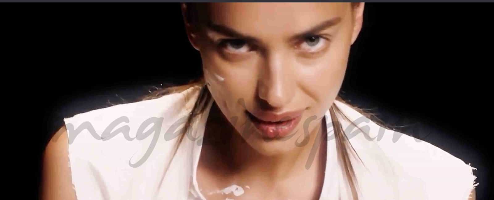 Irina Shayk hace de Demi Moore en “Ghost”