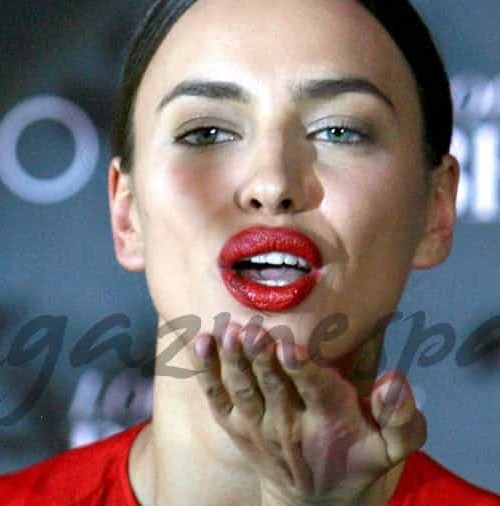Irina Shayk «loca por los besos»