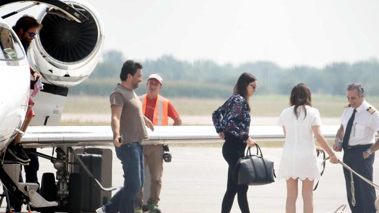 Irina Shayk y Bradley Cooper comienzan sus vacaciones