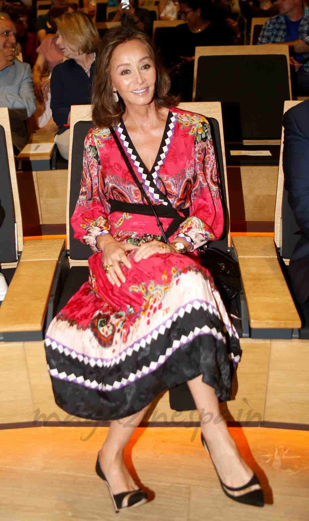 isabel preysler en la presentacion del libro de mario vargas llosa