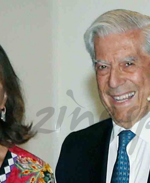 Isabel Preysler elige un vestido-kimono para la presentación del nuevo libro de Mario Vargas Llosa