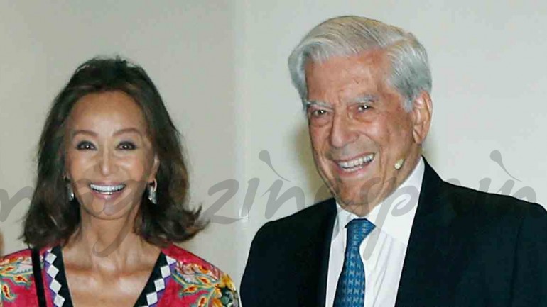 Isabel Preysler elige un vestido-kimono para la presentación del nuevo libro de Mario Vargas Llosa