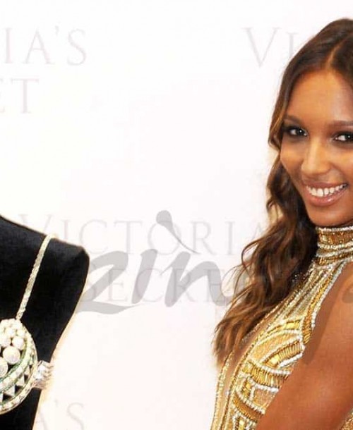 Jasmine Tookes presenta el sujetador joya de Victoria’s Secret