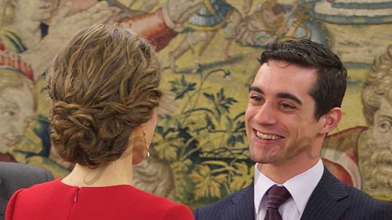 Javier Fernández, campeón del mundo, con los Reyes de España