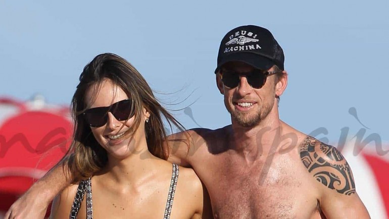 Jenson Button, Campeón del Mundo de F1, vacaciones con su novia