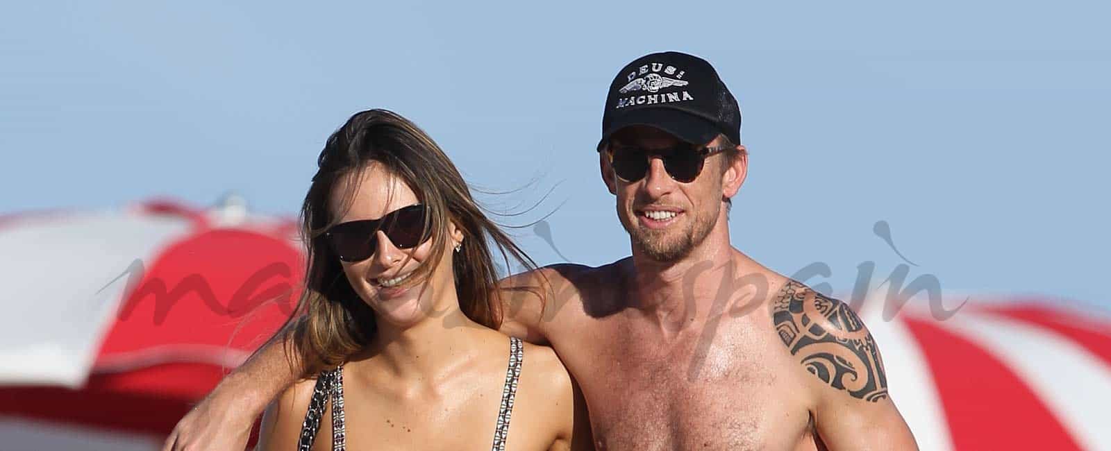 Jenson Button, Campeón del Mundo de F1, vacaciones con su novia