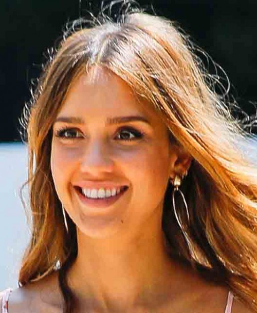 Jessica Alba muy feliz con su tercer embarazo