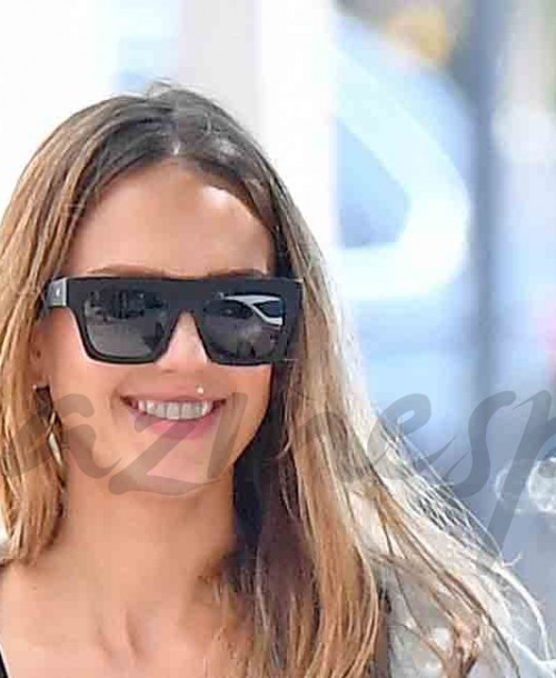 Jessica Alba paseo con sus hijas