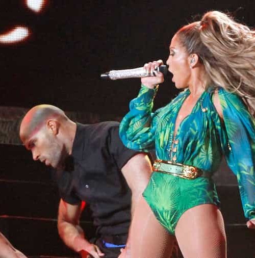 JLo se desmelena en su casa: «El Bronx»