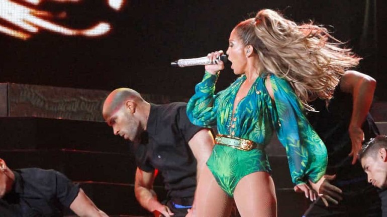 JLo se desmelena en su casa: «El Bronx»