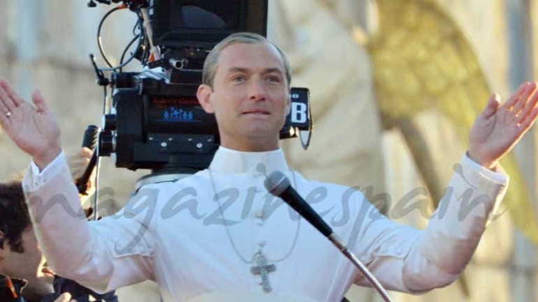 Jude Law es «El joven Papa»