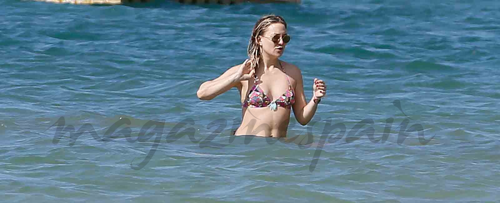 Kate Hudson relax en las playas de Hawái con sus hijos