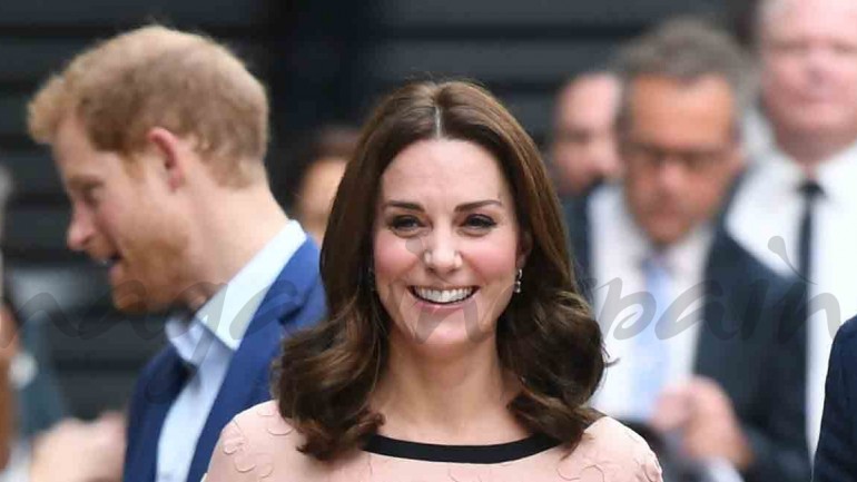 Kate Middleton muy simpática con el osito Paddington