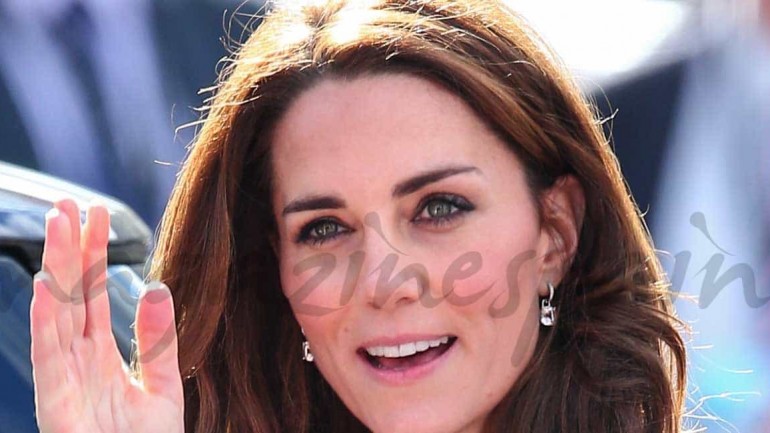 Kate Middleton se viste de flores