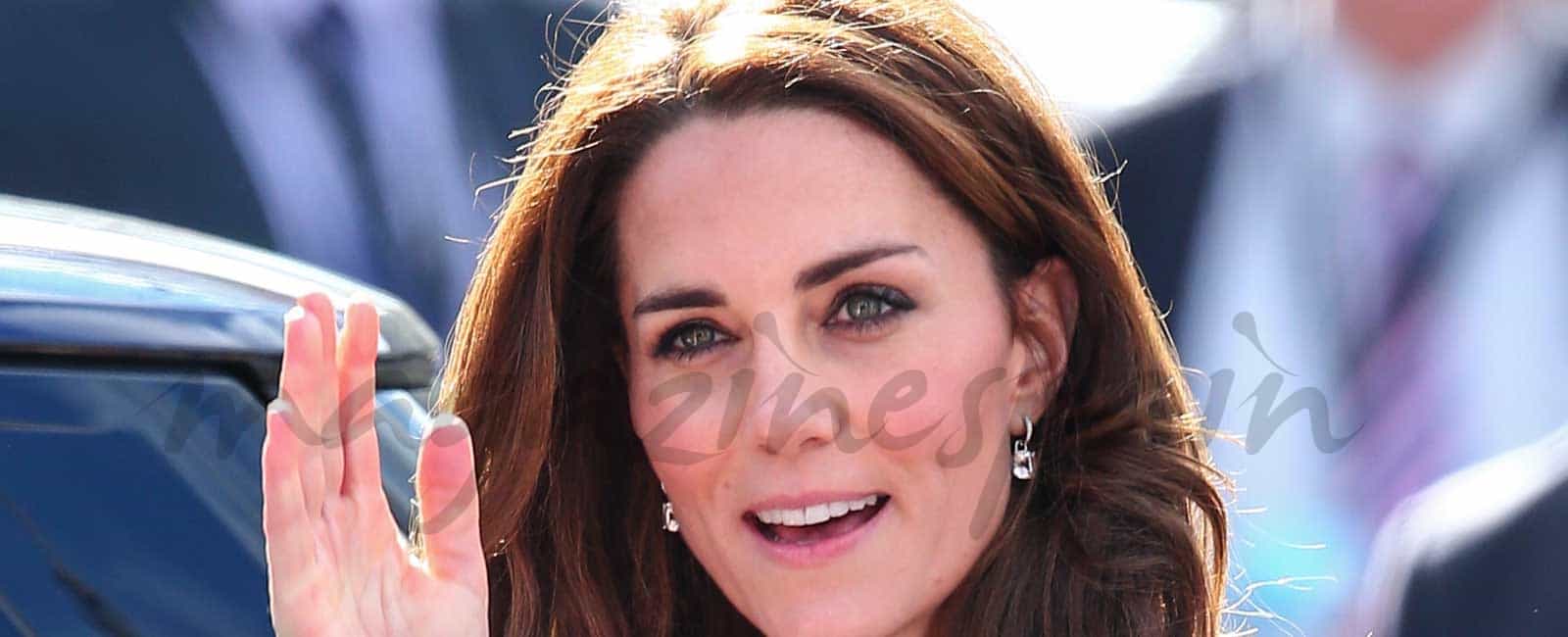 Kate Middleton se viste de flores