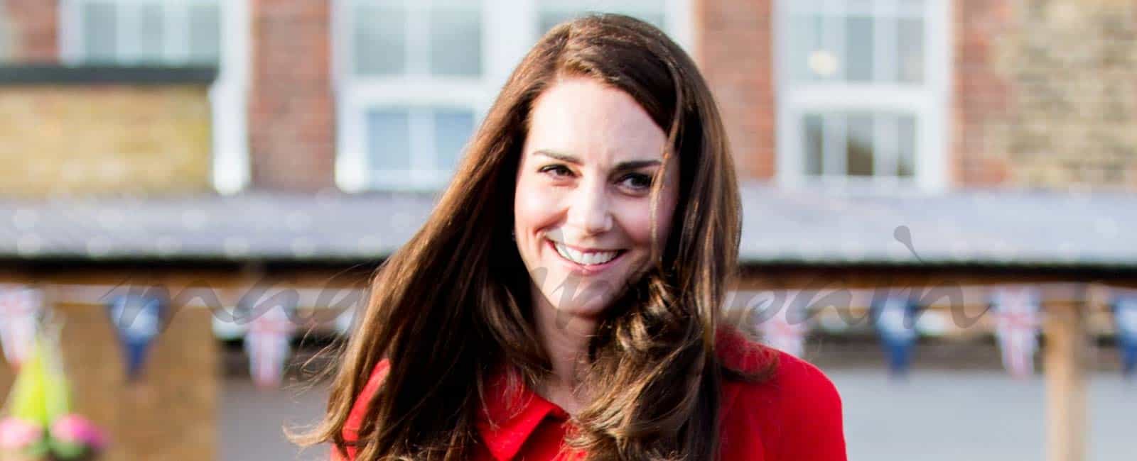 Kate Middleton apuesta por el rojo