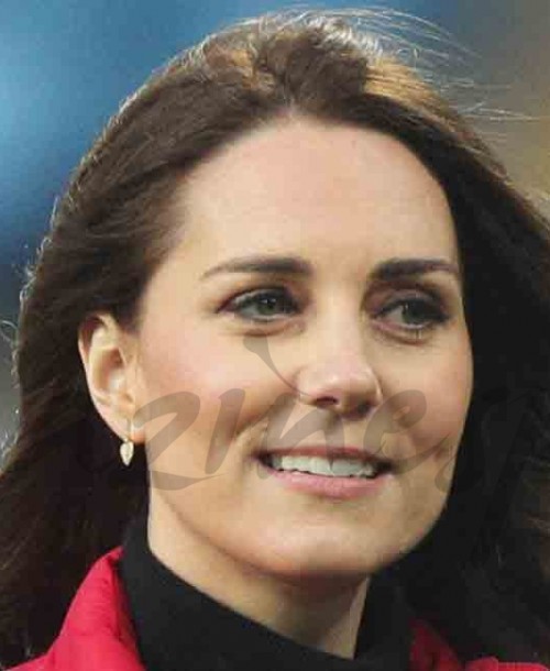 Kate Middleton ya luce “barriguita”