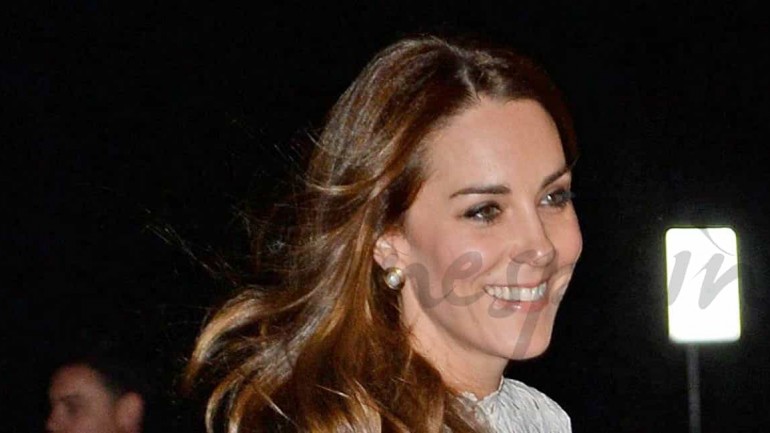 La elegancia en blanco de Kate Middleton