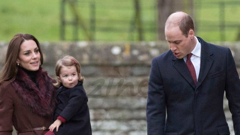 Los Duques de Cambridge y sus hijos, en la tradicional misa de Navidad