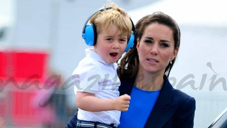 Los Duques de Cambridge, llevan a «pilotar» al pequeño George