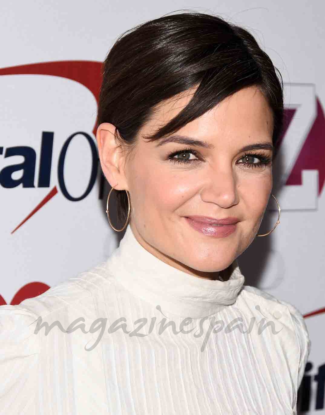 katie holmes estrena look