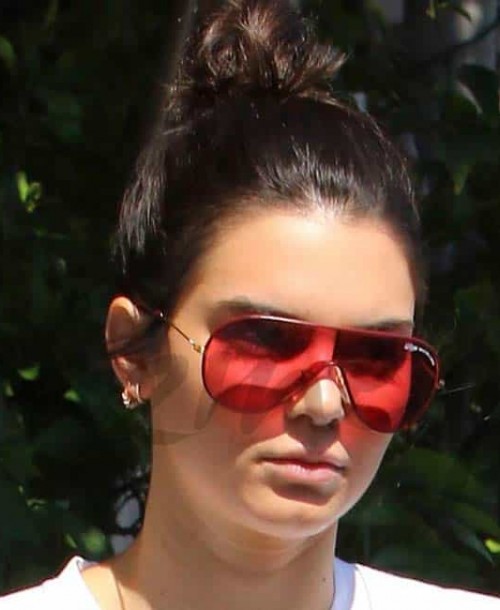 Kendall Jenner ya pasea tranquila por Beverly Hills