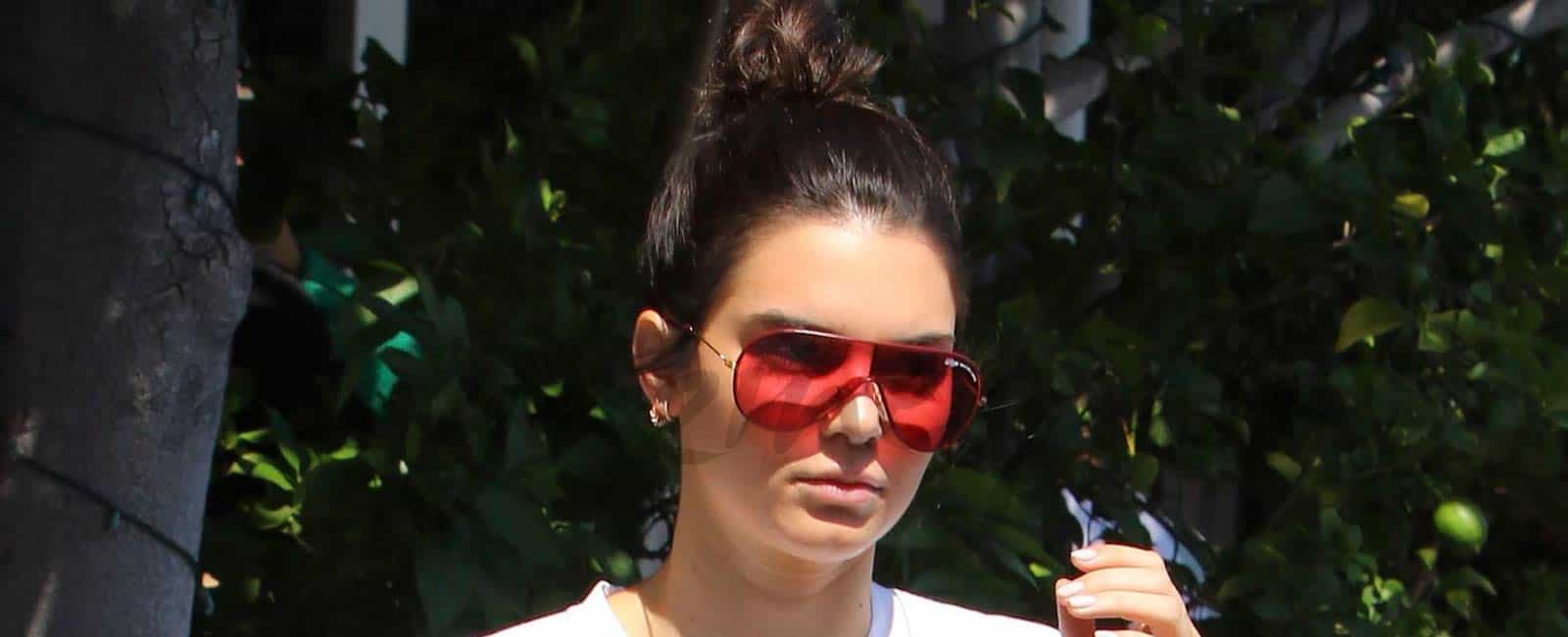 Kendall Jenner ya pasea tranquila por Beverly Hills