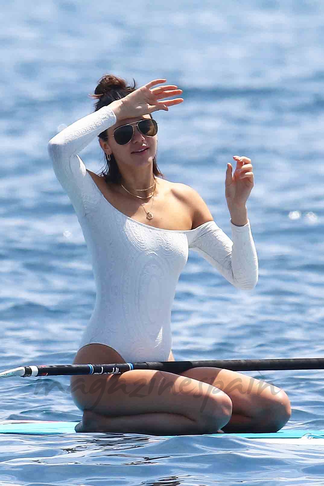 kendall jenner practica paddle surf