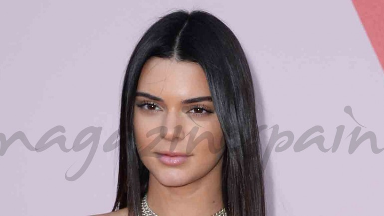 Kendall Jenner sorprende en la Alfombra Roja de Cannes