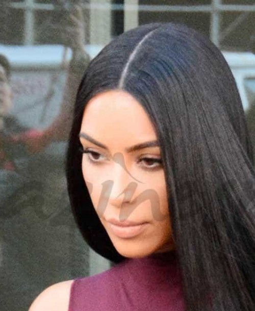Kim Kardashian apuesta por el “burgundy”