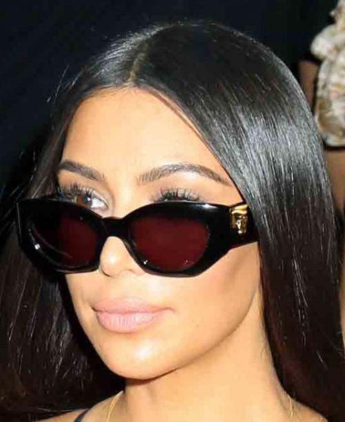 Kim Kardashian se apunta a la tendencia «braless»
