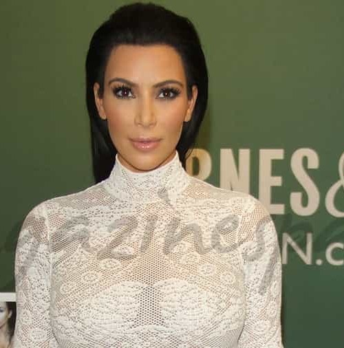 Kim Kardashian se «desnuda» en su nuevo libro