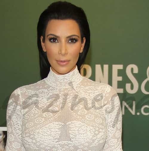 Kim Kardashian se “desnuda” en su nuevo libro