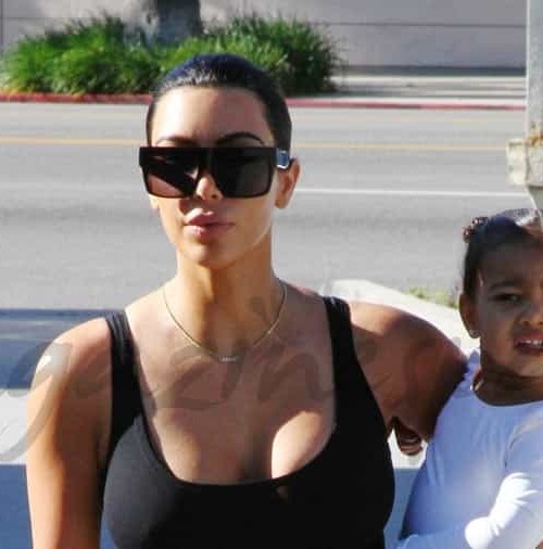 Las hermanas Kardashian ejercen de madres