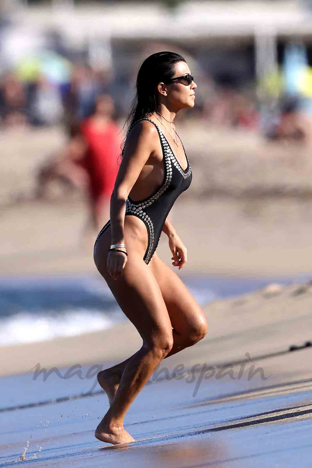 kourtney kardashian espectacular bañador en saint tropez