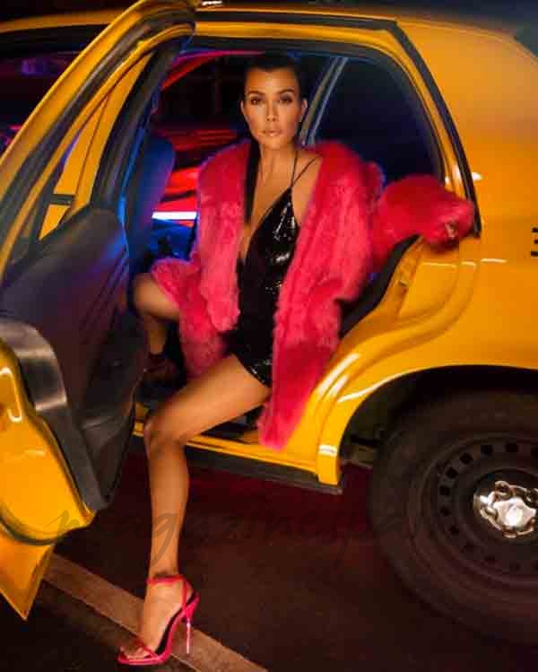 kourtney kardashian lenceros con lentejuelas, abrigos de pelo, primera coleccion