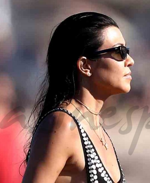 ¿Qué es el «Bay-kini»?… Kourtney Kardashian lo sabe