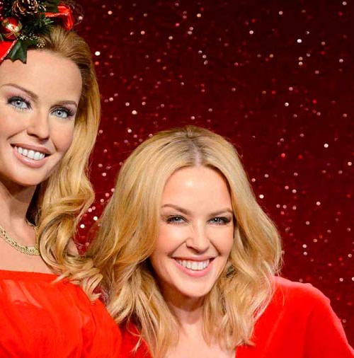 Kylie Minogue y su doble de cera por Navidad
