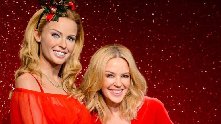 Kylie Minogue y su doble de cera por Navidad