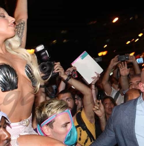 La «diosa» Lady Gaga llega a Atenas